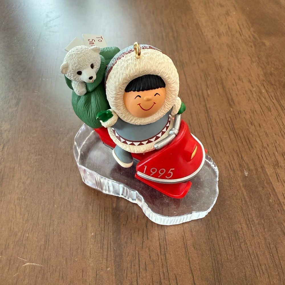 Hallmark 1995 “To Santa” Eskimo & Polar Bear Ornament – Vintage Holiday Keepsake